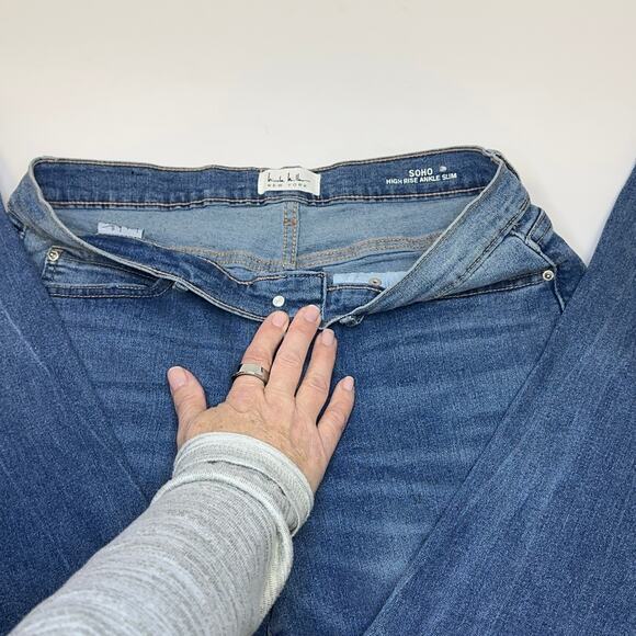 Nicole Miller New York - Women’s High-Rise Distressed Ankle Jeans - Size 8 - Picture 4 of 9